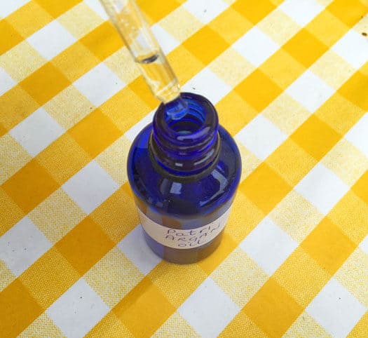 Showing colour of argan oil hair serum